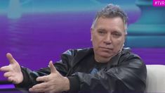 En los levantamientos populares del mundo, siempre hay dos banderas que se levantan: la del Che Guevara y la de Maradona. Cómo no nos van envidiar, dijo Leo Gentili. En los levantamientos populares del mundo, siempre hay dos banderas que se levantan: la del Che Guevara y la de Maradona. Cómo no nos van envidiar, dijo Leo Gentili.