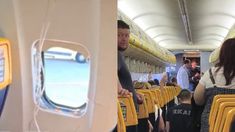 El desprendimiento de la ventanilla obligó a los pilotos a solicitar el retorno al punto de partida.
