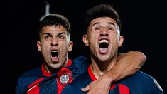 Alexis Cuello y Adam Bareiro festejan uno de los goles del Ciclón. Alexis Cuello y Adam Bareiro festejan uno de los goles del Ciclón.