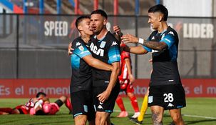 Maravilla Martínez, el goleador de la Academia, metió el segundo del partido.