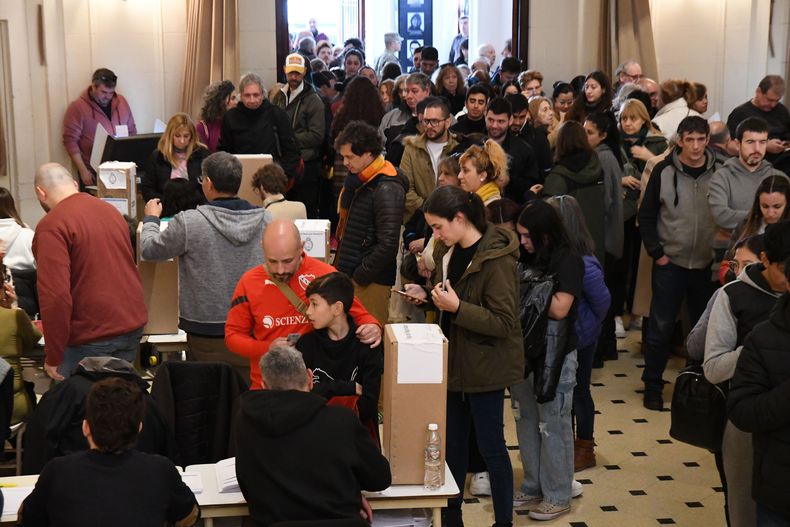 La ciudadanía concurrió a efectuar su voto.