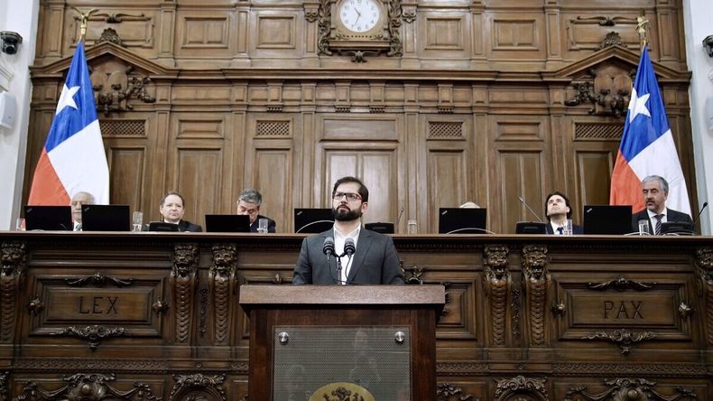 Gabriel Boric encabezó la asunción de los nuevos consejeros constitucionales.