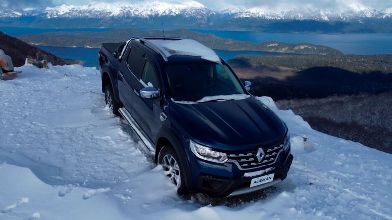 La Renault Alaskan hizo cumbre en el Cerro Bayo.