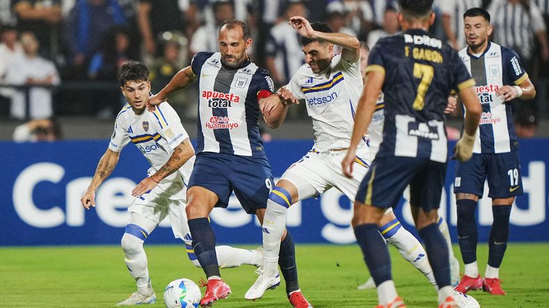 Boca la sacó barata y perdió sólamente por 1-0 en Perú.
