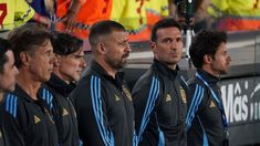Lionel Scaloni piensa en variantes antes de cerrar la lista de convocados de la Selección Argentina de fútbol para el Mundial 2026. Lionel Scaloni piensa en variantes antes de cerrar la lista de convocados de la Selección Argentina de fútbol para el Mundial 2026.