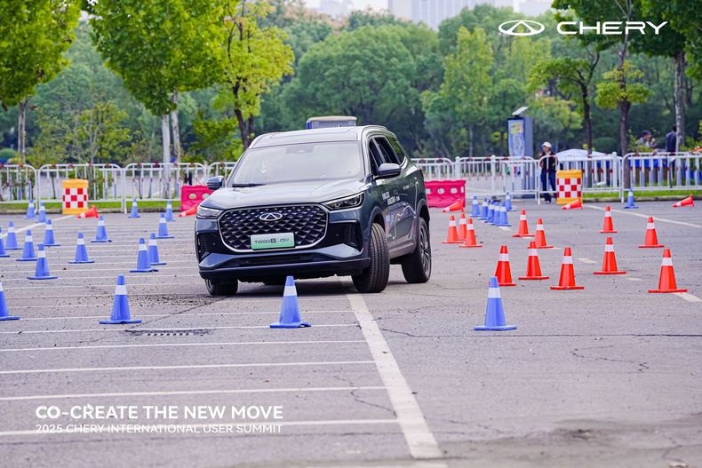 El Chery Tiggo 7 Super Hybrid fue uno de los autos disponibles para test drive.