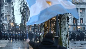Represión frente al Congreso durante el gobierno de Javier Milei.