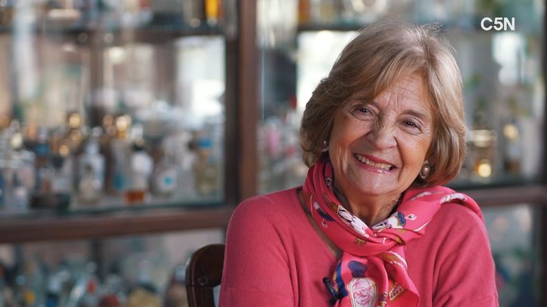 Norma no se conforma y siempre está en búsqueda del próximo frasco para su enorme colección.