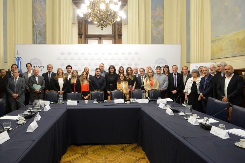 La jornada de hidrógeno limpio y transición energética se llevó a cabo en el Congreso.