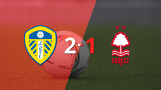 leeds united consiguio una victoria en casa por 2 a 1 ante nottingham forest