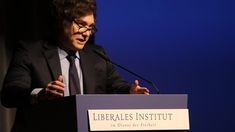 Javier Milei recibió en Suiza el Premio Röpke, otorgado por el Liberal Institut. Javier Milei recibió en Suiza el Premio Röpke, otorgado por el Liberal Institut.