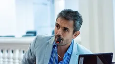 Menem podría ser destituido de su cargo por poner el duda el atentado a la vicepresidenta.