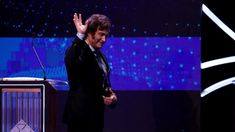 Javier Milei, responsable del desplome del peso argentino según The New York Times. Javier Milei, responsable del desplome del peso argentino según The New York Times.