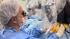 La cirugía permitió colocar dos implantes de conducción ósea en una misma operación. La cirugía permitió colocar dos implantes de conducción ósea en una misma operación.