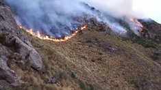 El incendio en el cerro Uritorco. El incendio en el cerro Uritorco.