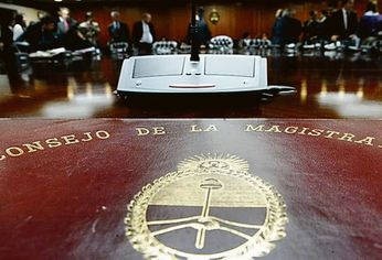 Con esta aprobación, el Consejo cumplió con su tarea de disponer las elecciones de abogados antes del 6 de abril y la de jueces antes del 8. Con esta aprobación, el Consejo cumplió con su tarea de disponer las elecciones de abogados antes del 6 de abril y la de jueces antes del 8.
