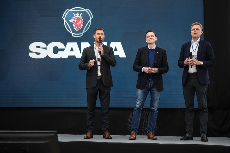 Las máximas autoridades de Scania a nivel mundial participaron de la inauguración en San Juan.