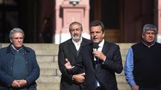 Massa respaldado por los cotitulares de la CGT: Acuña, Daer y Moyano.