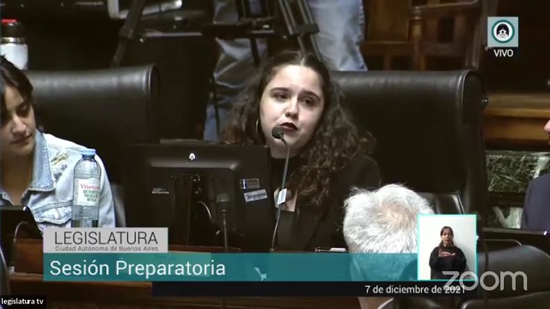 Ofelia Fernández hizo su descargo en plena sesión y se tanformó en viral en redes sociales.
