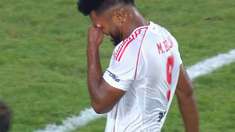 Miguel Borja erró un penal para River contra Lanús. Miguel Borja erró un penal para River contra Lanús.