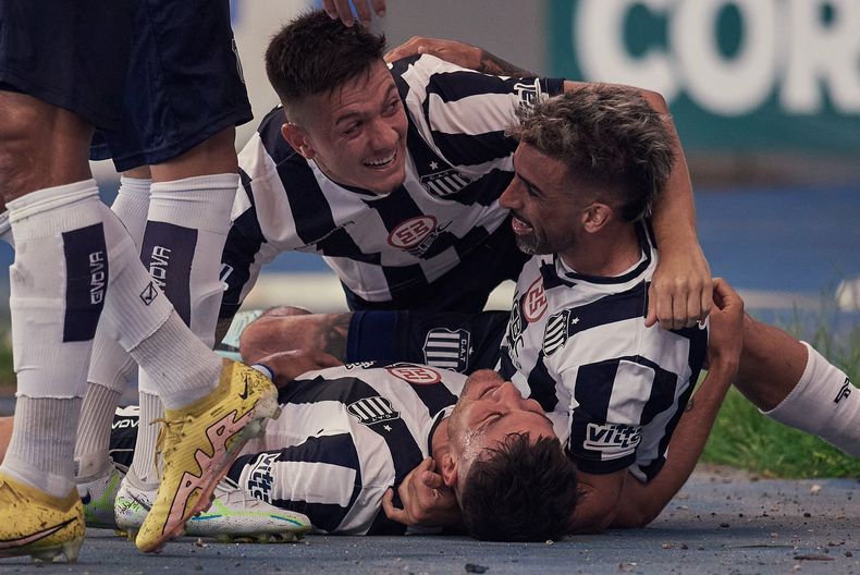 La T festejó en el Kempes.