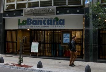 El sindicato de los trabajadores bancarios reclama una mejora de los salarios.