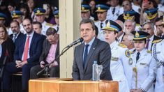 Massa respaldó a las fuerzas de seguridad en su tarea de defender la vida y bienes de los argentinos Massa respaldó a las fuerzas de seguridad en su tarea de defender la vida y bienes de los argentinos