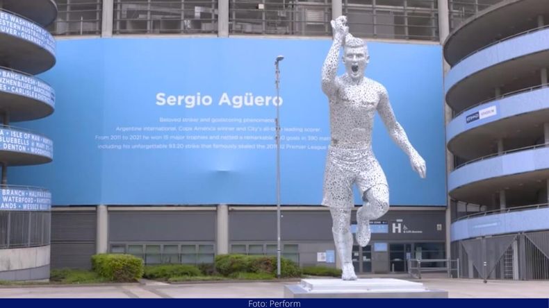 Manchester City inauguró una estatua en homenaje a Sergio Kun Agüero.