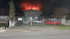 Todavía se desconocen las razones detrás del incendio intencional a la concesionaria. Todavía se desconocen las razones detrás del incendio intencional a la concesionaria.