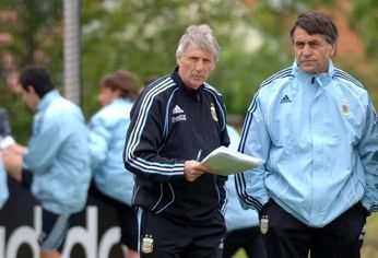 Pekerman es el DT más exitoso en la historia de los Mundiales juveniles. Pekerman es el DT más exitoso en la historia de los Mundiales juveniles.