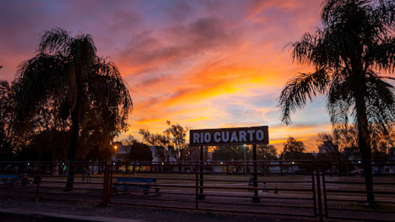 Turismo en Córdoba: descubre Río Cuarto, un centro urbano con historia, naturaleza y vida nocturna activa.