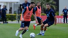 Messi se entrenó con normalidad y sería titular ante Paraguay. Messi se entrenó con normalidad y sería titular ante Paraguay.