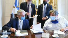 El Presidente recibió a representantes de la industria automotriz. El Presidente recibió a representantes de la industria automotriz.