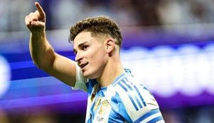 El atacante metió un golazo.