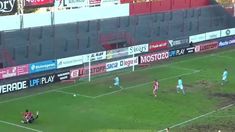 San Carlos y Talleres de Remedio de Escalada se enfrentaron por la 14° de la Primera B San Carlos y Talleres de Remedio de Escalada se enfrentaron por la 14° de la Primera B
