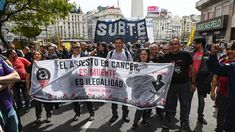 Metrodelegados reclamaron por un subte libre de asbesto y reducción de la jornada laboral. Metrodelegados reclamaron por un subte libre de asbesto y reducción de la jornada laboral.