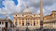 La Basílica de San Pedro fue inaugurada el 18 de noviembre de 1626. La Basílica de San Pedro fue inaugurada el 18 de noviembre de 1626.