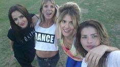 El divertido día de campo de Asnicar, María del Cerro, Accardi y China Suárez El divertido día de campo de Asnicar, María del Cerro, Accardi y China Suárez