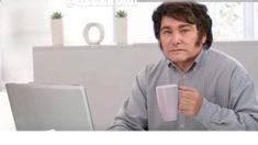 Las redes sociales reaccionaron ante la vuelta atrás de Milei sobre su propio aumento de sueldo. Las redes sociales reaccionaron ante la vuelta atrás de Milei sobre su propio aumento de sueldo.