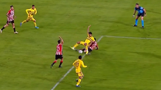 La jugada que generó polémica en Estudiantes vs. Boca. La jugada que generó polémica en Estudiantes vs. Boca.