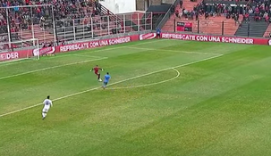 El insólito blooper del arquero Sebastián Sosa.
