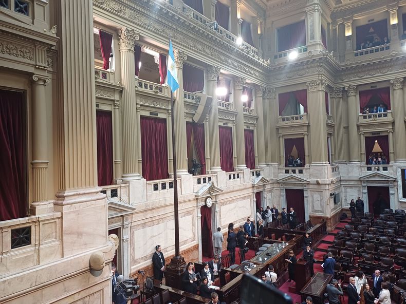 Presentación del Presupuesto 2025: denuncian que cerraron los palcos a los periodistas acreditados