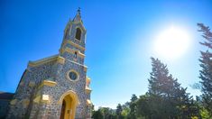 Las capillas son sus atracciones principales. Las capillas son sus atracciones principales.