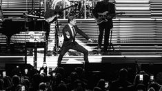 Luis Miguel brinda un show que deja a todos los fans contentos. Luis Miguel brinda un show que deja a todos los fans contentos.