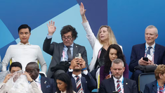 Milei presente en la ceremonia de apertura de París 2024.