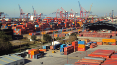 Se investiga si las emanaciones son producto de un derrame de tóxicos del Polo Petroquímico local. Se investiga si las emanaciones son producto de un derrame de tóxicos del Polo Petroquímico local.