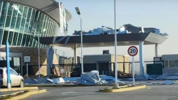 Se Voló El Techo Del Aeropuerto De Comodoro Rivadavia Por Fuertes Ráfagas Hay Vuelos Cancelados 9750