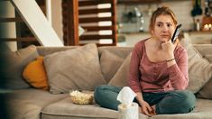 El programa que es doblado por su competencia y cae. El programa que es doblado por su competencia y cae.