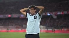 Es un pelotudo, se le leyó en los labios que dijo tras la falta Es un pelotudo, se le leyó en los labios que dijo tras la falta