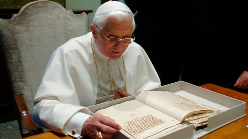 Quién fue Benedicto XVI, el Papa que sacudió al mundo con su renuncia